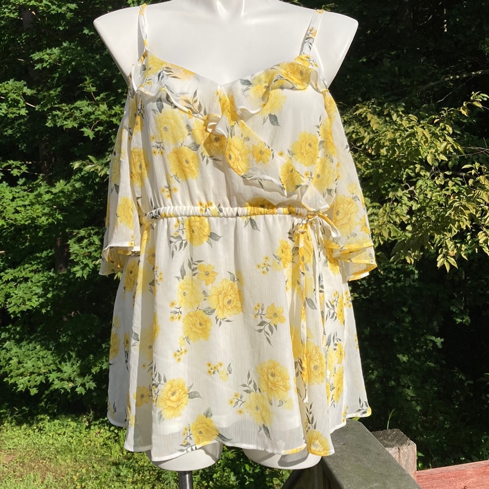 Torrid yellow rose cold shoulder flutter sleeve boho top tie waist size 2X - Picture 1 of 7